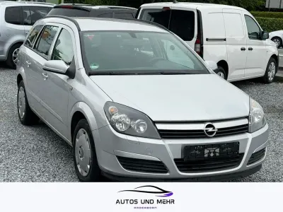 Używany Opel Astra Edition 90 KM (66 kW) 2005 Srebrny Sedan/Limuzyna