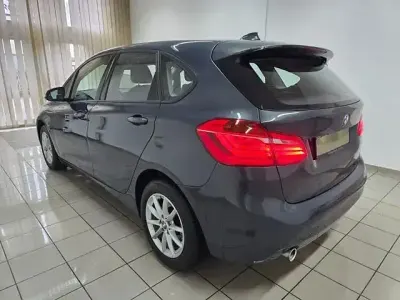 Używany BMW 218 Active Tourer Basis 136 KM (100 kW) 2015 Szary Minivan