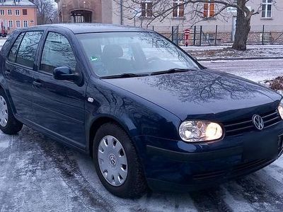 Blau Gebraucht 2002 VW Golf Limousine | 1.699 € (Fairer Preis)