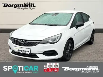 Używany Opel Astra Design & Tech 131 KM (96 kW) 2021 Biały Sedan/Limuzyna