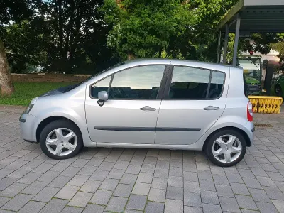 Gebraucht Renault Modus 88 PS (64 kW) 2007 Silber Van / Kleinbus