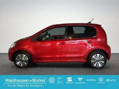 Gebraucht VW e-up! Edition 61 kW (83 PS) 2023 Kings red (metallic) Kleinwagen