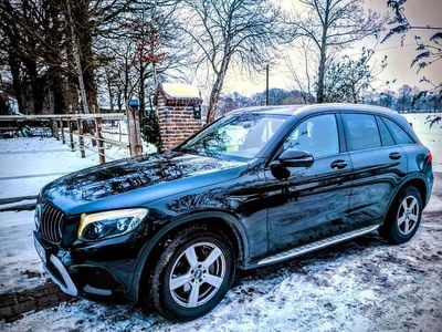 Schwarz Gebraucht 2017 Mercedes GLC250 SUV | 24.000 € (Etwas zu teuer)