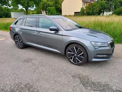 Gebraucht Skoda Superb Style 150 PS (110 kW) 2023 Grau Kombi