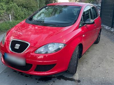 Usado Seat Altea 102 HP (75 kW) 2004 Vermelho Monovolume