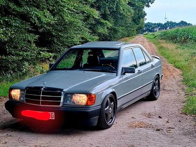 Usata Mercedes 190 102 CV (75 kW) 1988 Grigio Berlina
