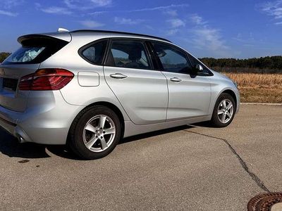 Gebraucht BMW 220 Sport Line 192 PS (141 kW) 2018 Silber Van / Kleinbus