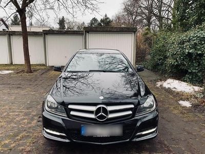 Gebraucht Mercedes C180 156 PS (114 kW) 2012 Schwarz Coupé