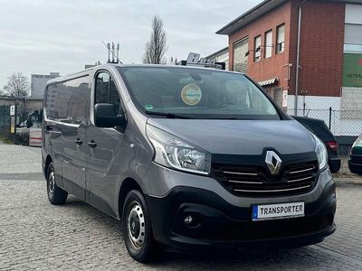 Gebraucht Renault Trafic Komfort 145 PS (106 kW) 2018 Grau Van / Kleinbus