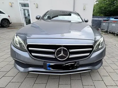 Gebraucht Mercedes E220 190 PS (139 kW) 2018 Grau Kombi
