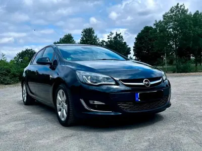 Gebraucht Opel Astra 110 PS (80 kW) 2012 Limousine