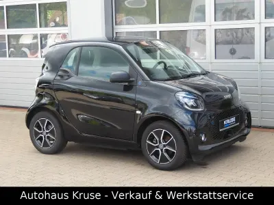 Gebraucht Smart ForTwo Coupé Exclusive 60 kW (82 PS) 2024 Schwarz Kleinwagen