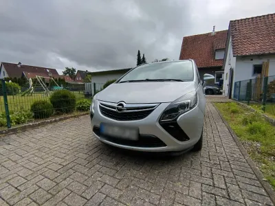 Gebraucht Opel Zafira Tourer Edition 140 PS (102 kW) 2013 Silber Van / Kleinbus