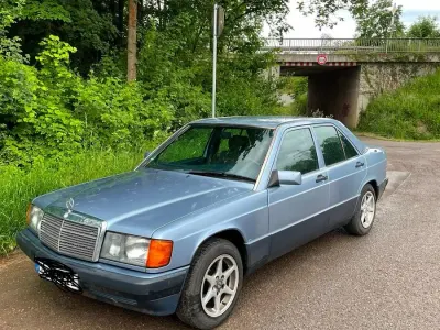 Gebraucht Mercedes 190 122 PS (89 kW) 1991 Blau Limousine