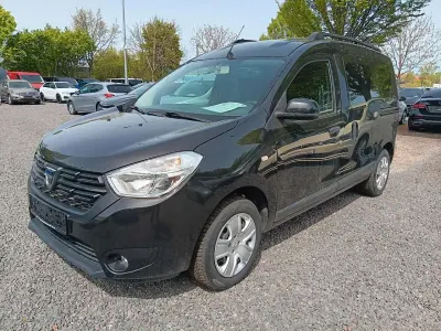 Usata Dacia Dokker Comfort 102 CV (75 kW) 2019 Nero Monovolume