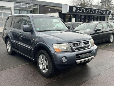 Grau Gebraucht 2007 Mitsubishi Pajero SUV | 7.900 € (Guter Preis)