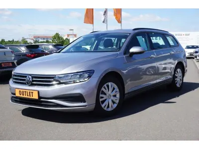 Gebraucht VW Passat 150 PS (110 kW) 2022 Silber Kombi