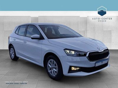 Neu Skoda Fabia Essence 95 PS (69 kW) 2025 Moonweiß perleffekt Kleinwagen