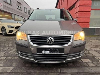 Grau Gebraucht 2009 VW Touran Conceptline Van / Kleinbus | 3.999 € (Fairer Preis)