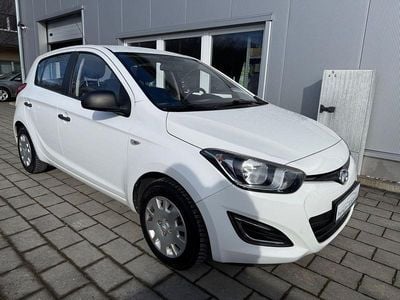 Weiß Gebraucht 2014 Hyundai i20 Edition Limousine | 5.800 € (Etwas zu teuer)