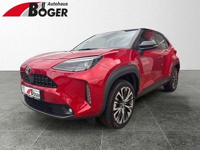 Gebraucht Toyota Yaris Cross 116 PS (85 kW) 2022 Emotional red 2 (3u5)/ black m SUV