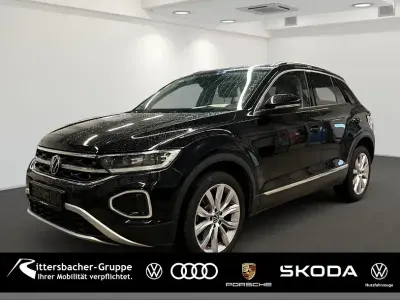 Second-hand VW T-Roc Style 150 CP (110 kW) 2023 Negru SUV