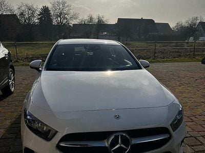 Weiß Gebraucht 2020 Mercedes A200 Limousine | 25.000 € (Etwas zu teuer)