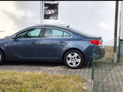 Gebraucht Opel Insignia Edition 131 PS (96 kW) 2009 Blau Limousine