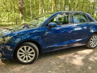 Gebraucht Audi A1 Sportback Ambition 86 PS (63 kW) 2014 Blau Kleinwagen