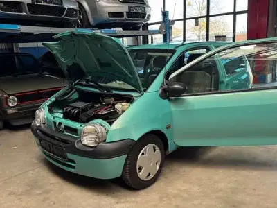 Używany Renault Twingo 58 KM (42 kW) 1998 Niebieski Hatchback