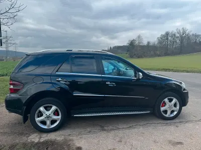 Gebraucht Mercedes ML280 190 PS (139 kW) 2008 Schwarz SUV