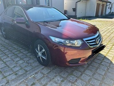 Gebraucht Honda Accord Elegance 150 PS (110 kW) 2012 Rot Limousine