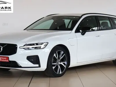 Używany Volvo V60 R-Design 340 KM (250 kW) 2020 Biały Kombi