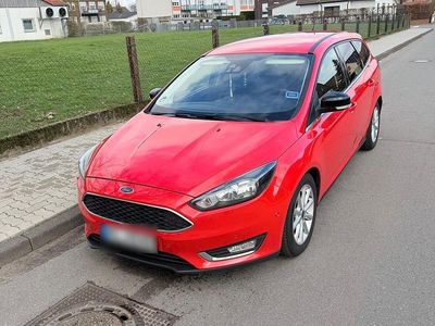 Gebraucht Ford Focus Titanium 120 PS (88 kW) 2018 Rot Kombi