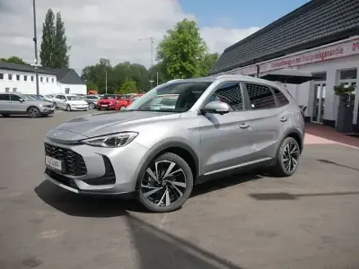Neu MG ZS Luxury 197 PS (144 kW) 2026 Cosmicsilbermet. SUV