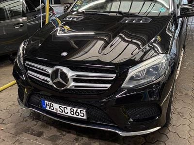 Schwarz Gebraucht 2016 Mercedes GLE400 AMG line SUV | 22.999 € (Fairer Preis)