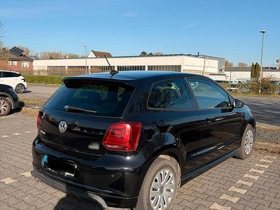 Second-hand VW Polo R-line 110 CP (80 kW) 2015 Negru Hatchback