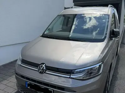Gebraucht VW Caddy Style 122 PS (89 kW) 2022 Beige Van / Kleinbus