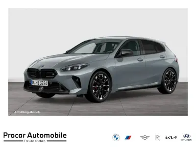Neu BMW M135 M Sport 300 PS (220 kW) 2026 Silber Kleinwagen