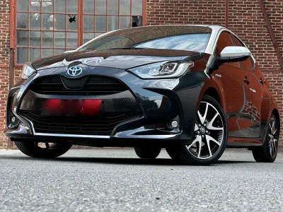 Gebraucht Toyota Yaris Hybrid Style 92 PS (67 kW) 2020 Schwarz Limousine