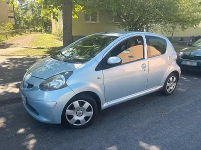 Brugt Toyota Aygo 68 HK (50 kW) 2005 Blå Hatchback
