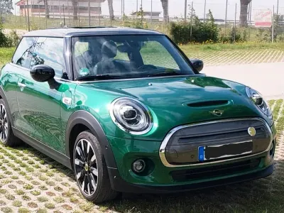 Gebraucht Mini Cooper SE 135 kW (184 PS) 2021 Grün Kleinwagen