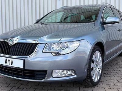 Gebraucht Skoda Superb Elegance 140 PS (102 kW) 2012 Grau Kombi
