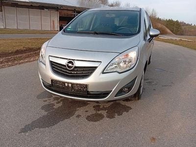 Gebraucht Opel Meriva Selection 101 PS (74 kW) 2011 Silber Van / Kleinbus