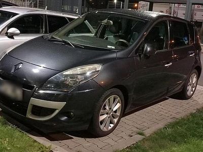 Usata Renault Scénic III 131 CV (96 kW) 2011 Andere farben Monovolume