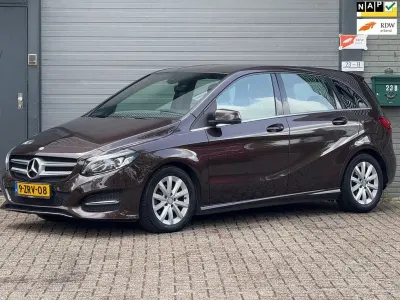 Gebraucht Mercedes B180 Edition 109 PS (80 kW) 2015 Braun Kleinwagen