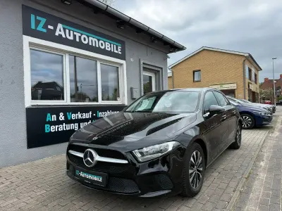 Gebraucht Mercedes A180 116 PS (85 kW) 2022 Schwarz Limousine