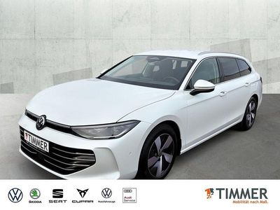 Oryxweiß perlmutteffekt Gebraucht 2025 VW Passat Elegance Kombi | 35.580 € (Fairer Preis)