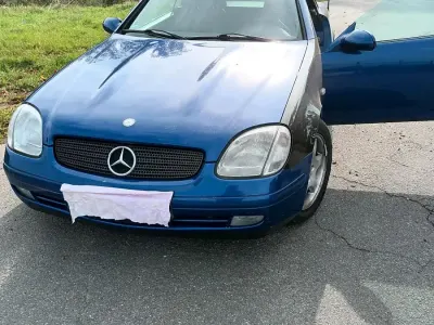 Gebraucht Mercedes SLK230 197 PS (144 kW) 1999 Blau Cabrio