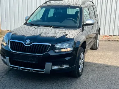 Gebraucht Skoda Yeti Active 105 PS (77 kW) 2015 Schwarzmagic perleffekt SUV